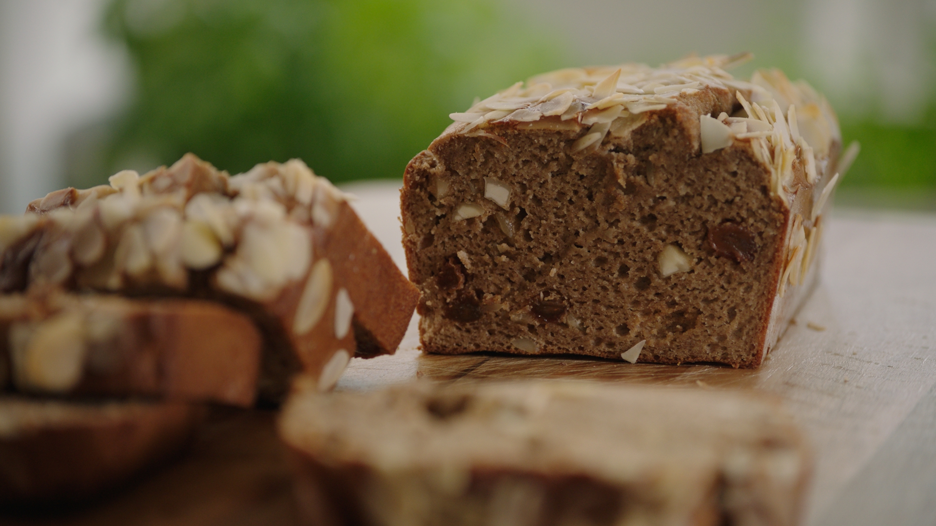 Open Keuken Amandelbrood amandelbroodje met rozijnen en banaan vtm koken Open Keuken Amandelbrood amandelbroodje met rozijnen en banaan vtm koken