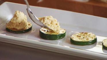 Gebakken courgette met humus