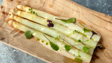 Asperges met jus van parmezaan