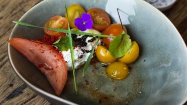 Mijn Pop-uprestaurant 2016!: burrata met tomatenconsommé en basilicum van Strombowli