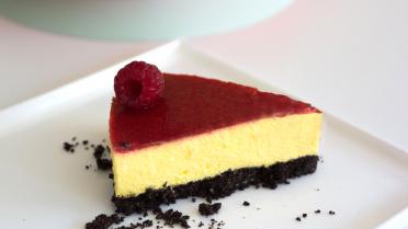 Belgische cheesecake met Oreo, mango en aardbei