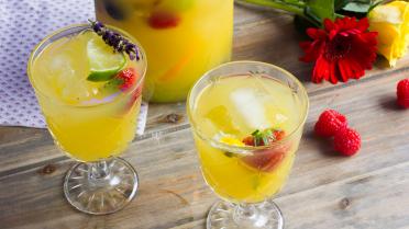 Zomertip: sangria met gin en cava