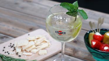 Heerlijk zomerse cocktail: de Martini Royale