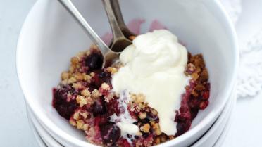 Gemengde bessencrumble