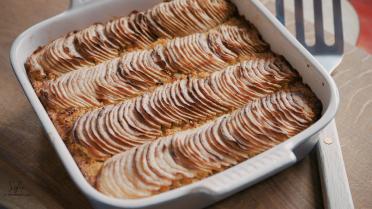 Ovenschotel met gehakt, quinoa, peertjes en courgettesaus