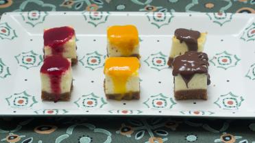 Minicheesecakes met speculaasbodem, framboos, mango of chocolade