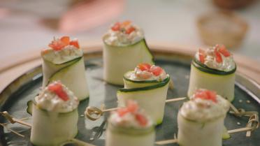 Courgettisushi met garnaalsla