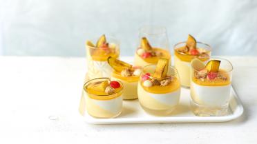 De Feestkeuken van Sofie: Duo's van panna cotta met mango en vanille
