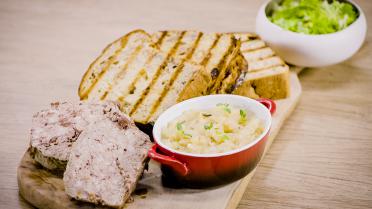 Loïc: Zot van Koken - Notenbrood met chutney en paté