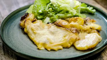 Loïc: Zot van Koken: Tartiflette met gepimpte salade