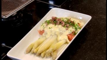 Asperges met zalm en garnaalmousseline