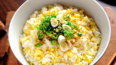 Gebakken rijst met ei en prei