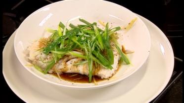 Gestoomde vis op Kantonese wijze