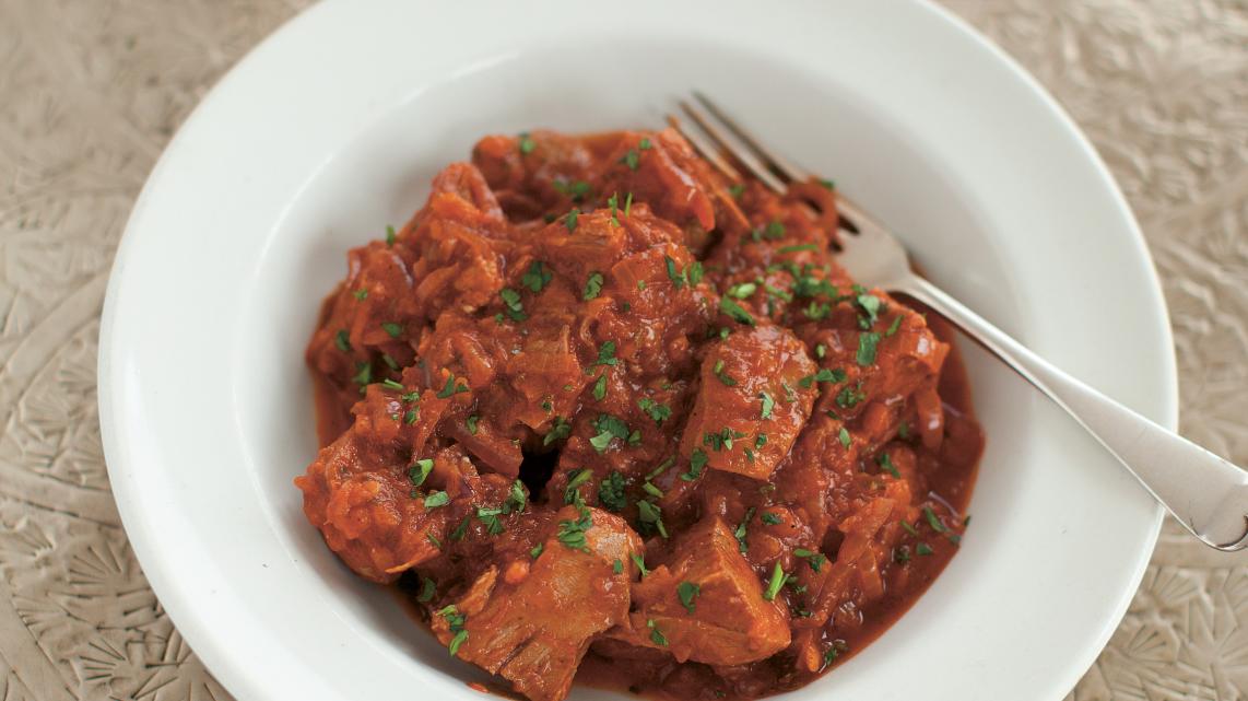Lamstong in tomatensaus
