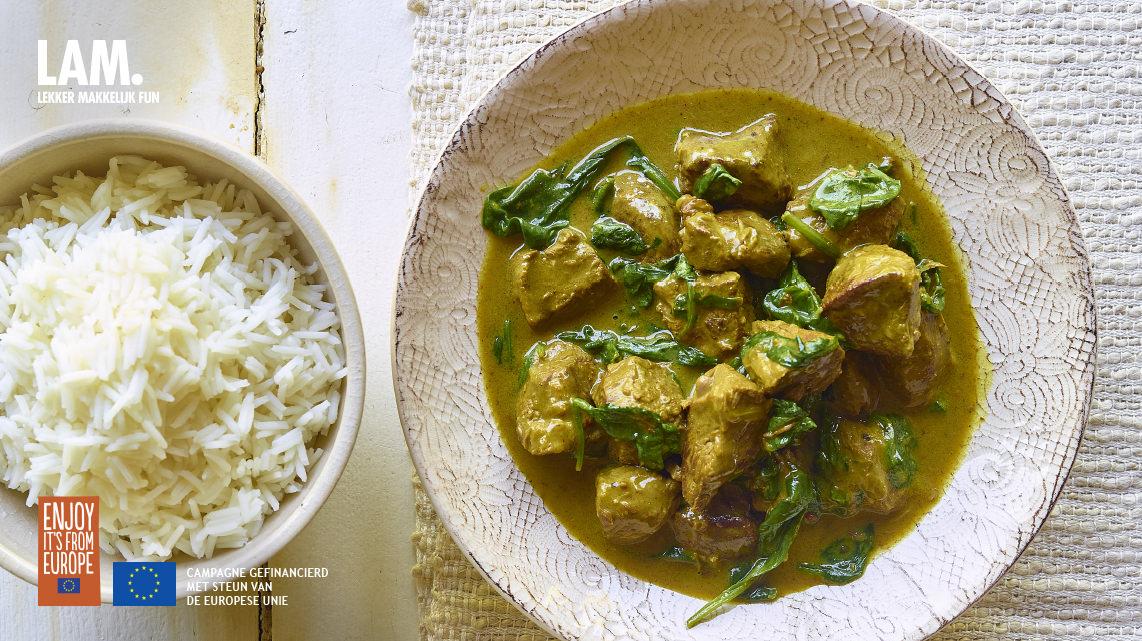 Curry van lamsvlees met spinazie