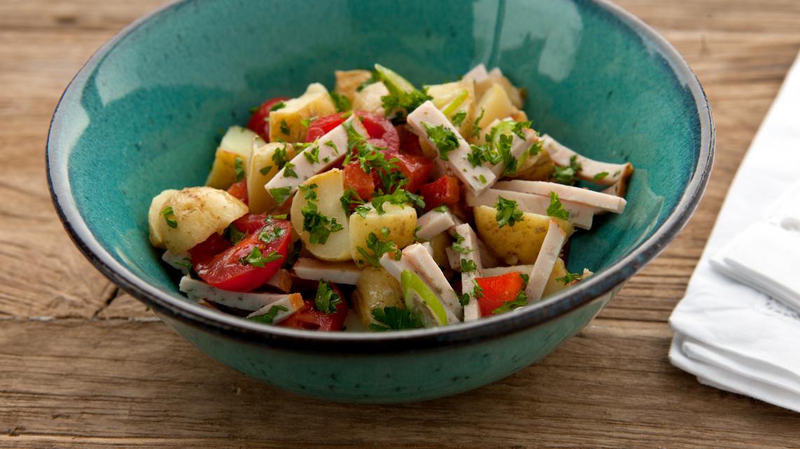 Aardappelsalade met kip en paprika