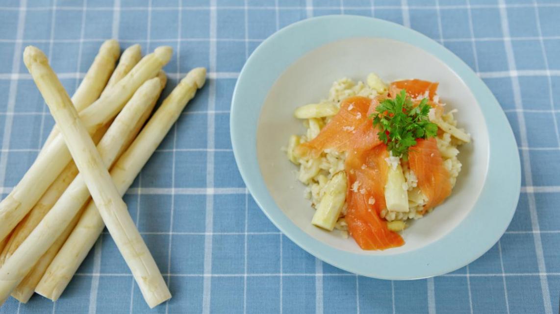 Aspergerisotto met zalm