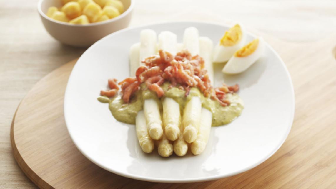 Asperges met Hollandse garnalen en dragonsaus