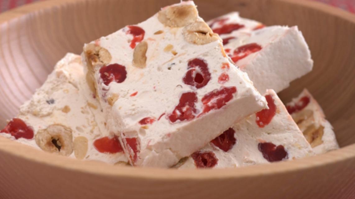 Geglaceerde nougat