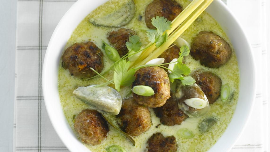 Gehaktballetjes in groene curry