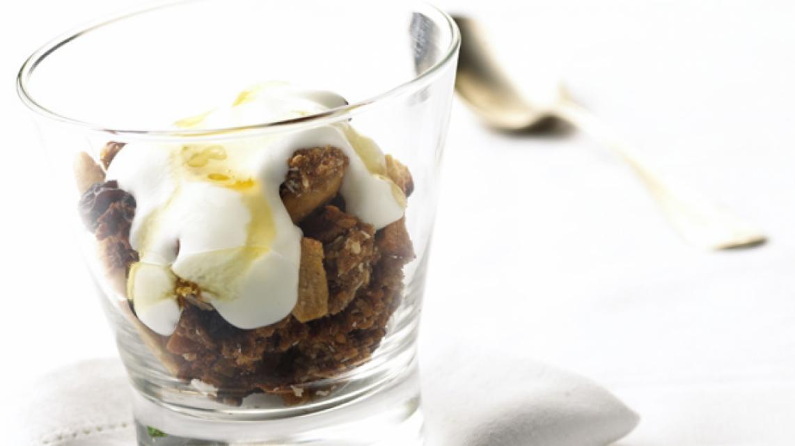 Griekse yoghurt met acaciahoning en muesli