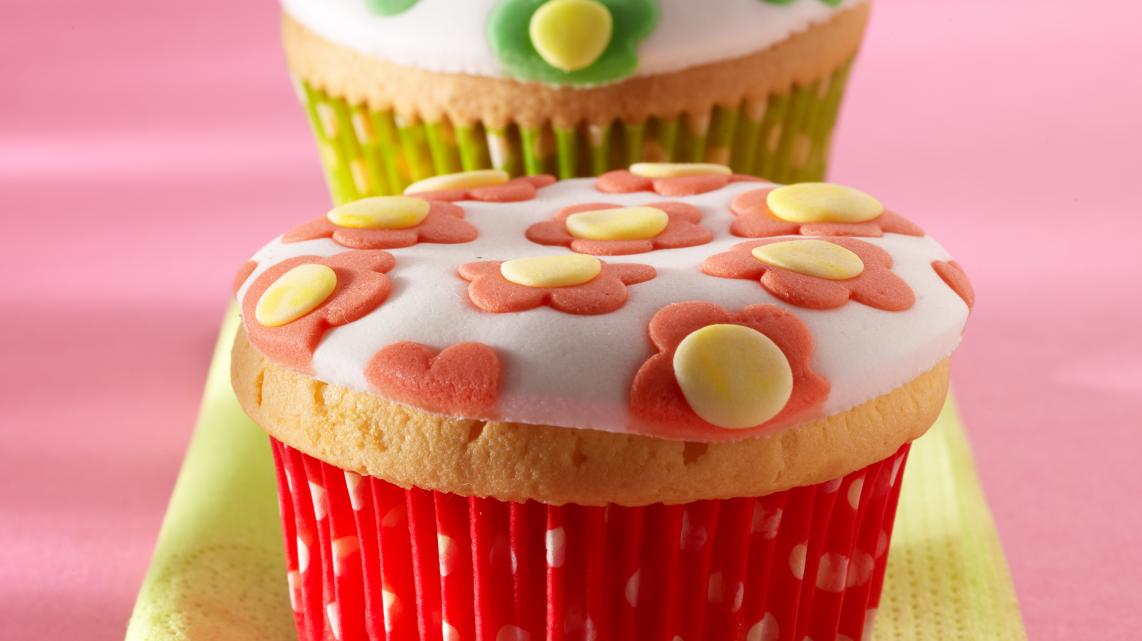 Cupcakes met retro bloemetjes