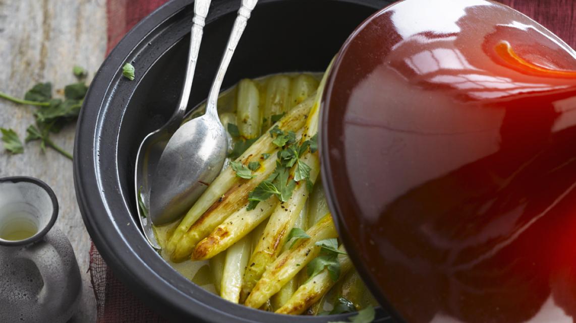 Tajine van witte asperges met saffraan