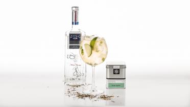 Gin Tea met groene thee en komkommer